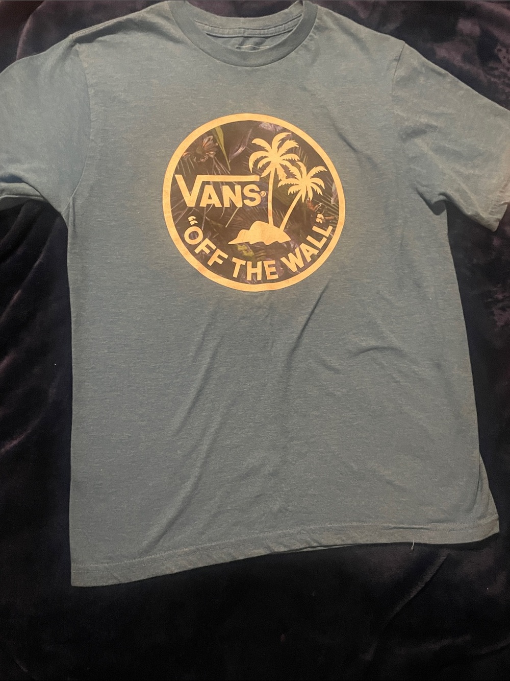 Size medium UniSex Vans Off The Wall Short Sleeve T-shirt